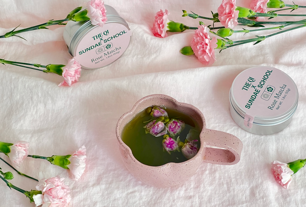 the qi x sundae school organic rose flower matcha green tea