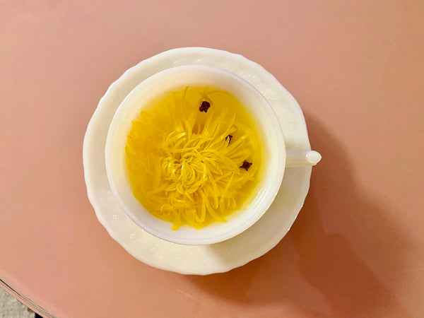 Wellth drink with chrysanthemum tea